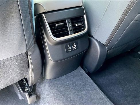 Used 2025 Subaru Outback Premium AWD/4WD image 10