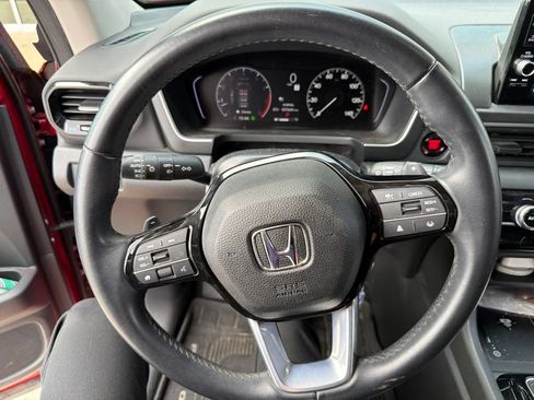 Used 2023 Honda Pilot Touring image 5