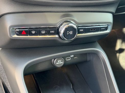 New 2026 Volvo XC40 B5 Plus AWD/4WD image 15