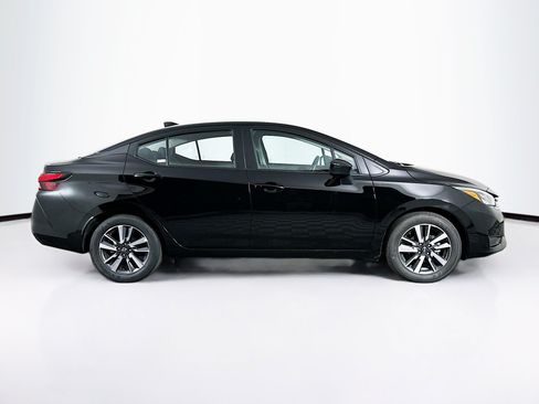 Used 2025 Nissan Versa SV FWD image 10