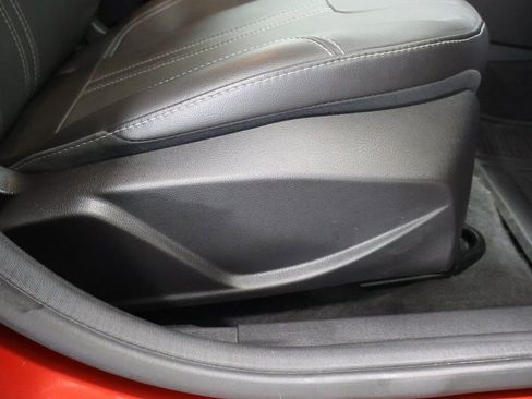 Used 2014 Ford Focus SE w/ Equipment Group 201A image 22