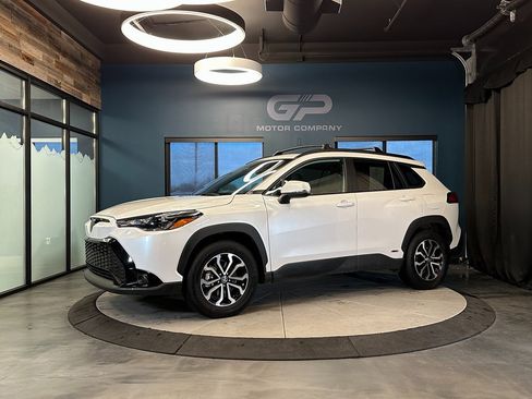 Used 2024 Toyota Corolla Cross SE image 7