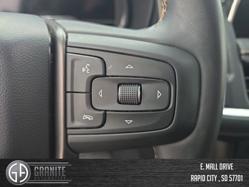 Used 2024 GMC Yukon AT4 w/ Technology Package image 34