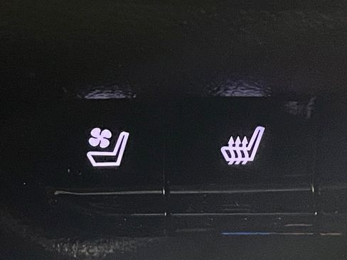 Used 2022 Chevrolet Blazer RS w/ Enhanced Convenience Package AWD/4WD image 31