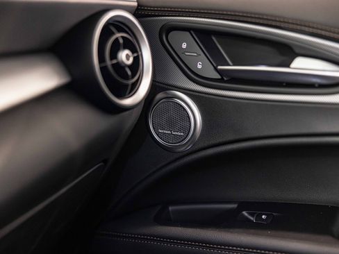 New 2025 Alfa Romeo Stelvio Sprint image 32