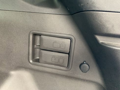 Used 2018 Chevrolet Equinox LT image 15