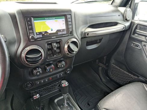 Used 2018 Jeep Wrangler Unlimited Sahara image 21