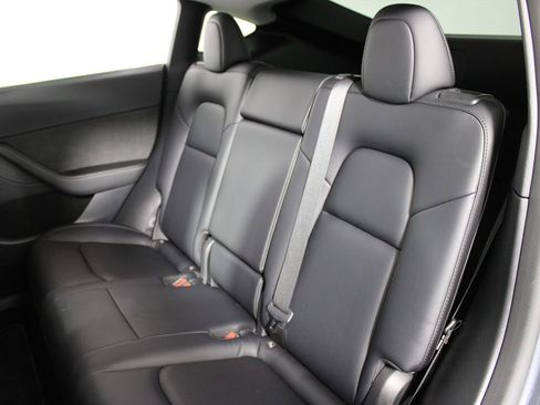 Used 2022 Tesla Model Y Performance image 21