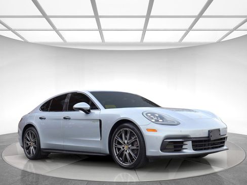 Used 2018 Porsche Panamera 4 w/ Premium Package Plus AWD/4WD image 3