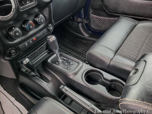 Used 2012 Jeep Wrangler Unlimited Sport AWD/4WD image 19