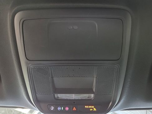 Used 2025 GMC Acadia Elevation image 26