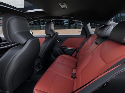 New 2025 Kia K4 GT-Line image 18