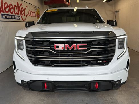 Used 2023 GMC Sierra 1500 AT4 w/ AT4 Premium Package AWD/4WD image 3