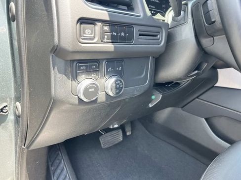 Used 2023 GMC Yukon SLT AWD/4WD image 32