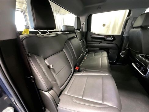 Used 2023 GMC Sierra 1500 SLT w/ SLT Premium Package AWD/4WD image 16