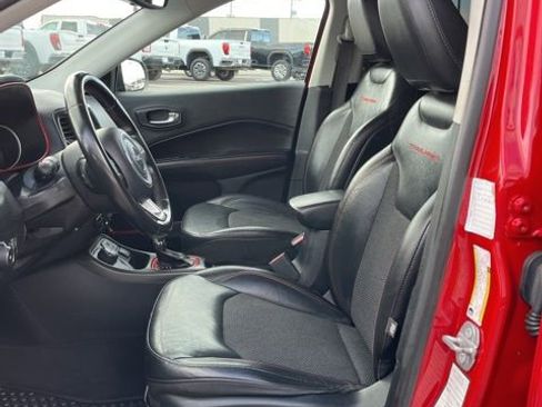 Used 2019 Jeep Compass Trailhawk image 28