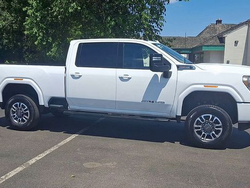 Used 2022 GMC Sierra 2500 AT4 w/ AT4 Preferred Package AWD/4WD image 4