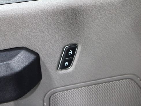 Used 2019 Ford F150 XL w/ Equipment Group 101A Mid AWD/4WD image 7