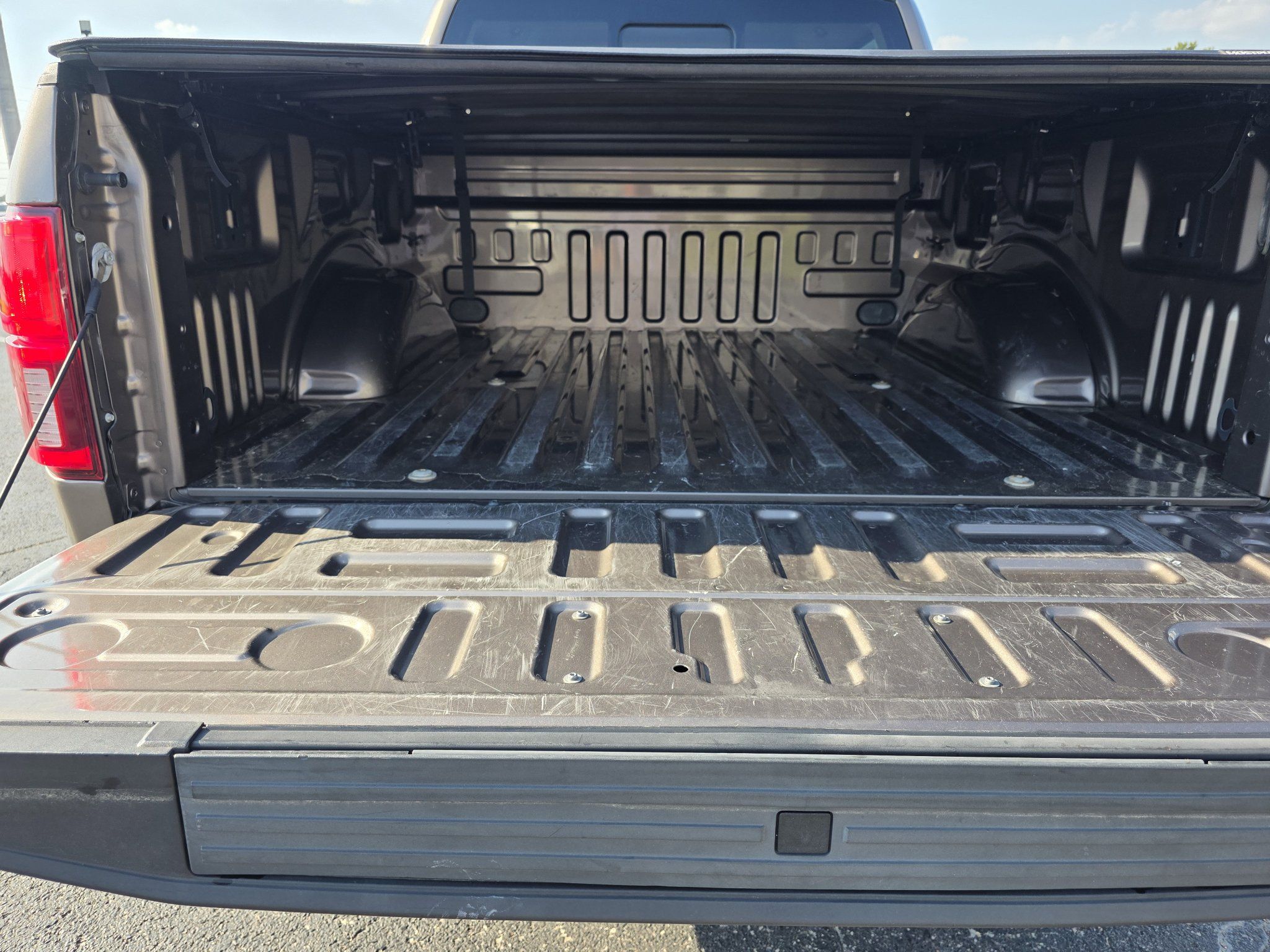 Used 2018 Ford F150 Lariat AWD/4WD image 12