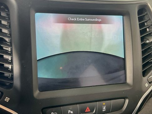 Used 2023 Jeep Cherokee Altitude Lux w/ Lux Elite Package AWD/4WD image 14