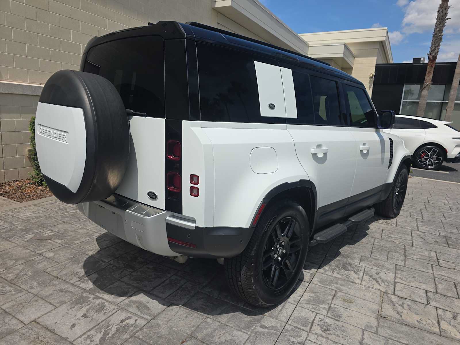 Used 2020 Land Rover Defender 110 S AWD/4WD image 3