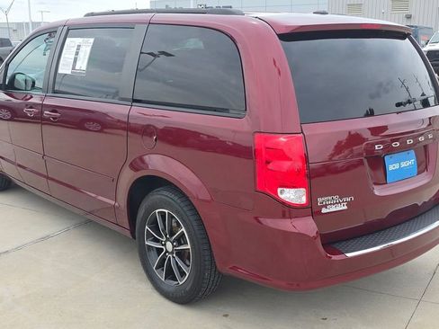 Used 2017 Dodge Grand Caravan GT FWD image 3
