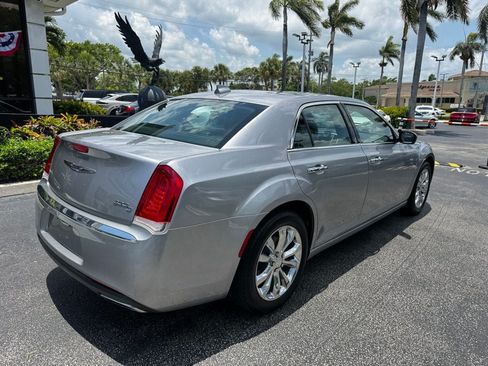 Used 2016 Chrysler 300 C w/ Light Group AWD/4WD image 4