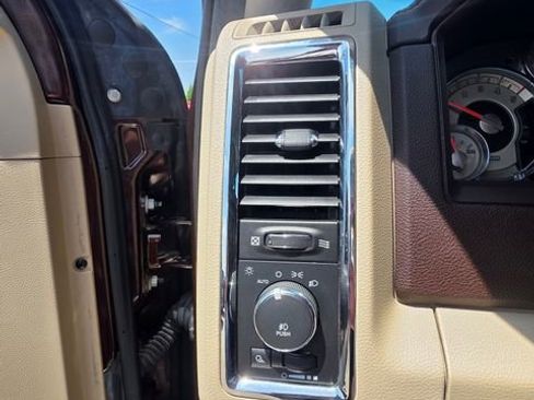 Used 2014 RAM 1500 Laramie Longhorn w/ Convenience Group AWD/4WD image 18