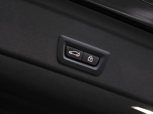 Used 2022 BMW X6 M50i w/ Parking Assistance Package image 78