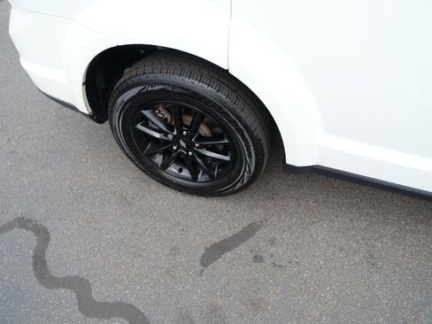 Used 2019 Dodge Journey SE w/ Connectivity Group FWD image 32