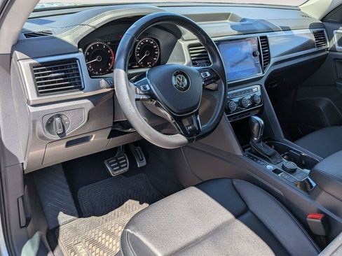 Used 2019 Volkswagen Atlas SEL R-Line AWD/4WD image 10
