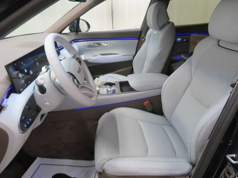 New 2026 Genesis GV70 2.5T Advanced AWD/4WD image 12