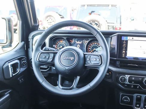 Used 2025 Jeep Wrangler Sport AWD/4WD image 15