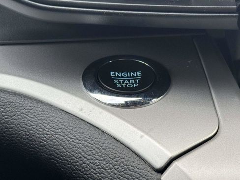 Used 2022 Ford Explorer XLT image 28