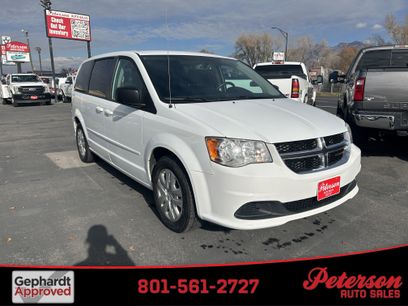 Used 2017 Dodge Grand Caravan SE w/ UConnect Hands-Free Group