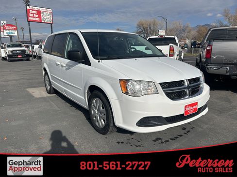 Used 2017 Dodge Grand Caravan SE w/ UConnect Hands-Free Group image 1