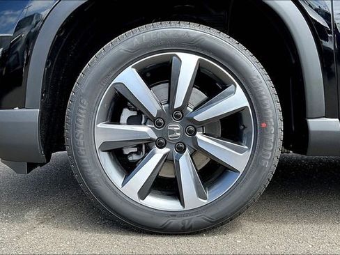 New 2025 Honda Pilot Touring image 12