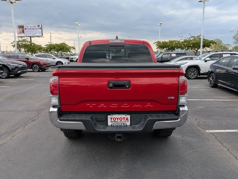 Certified 2023 Toyota Tacoma TRD Off-Road AWD/4WD image 7