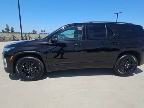 Used 2023 Chevrolet Traverse LT FWD image 5