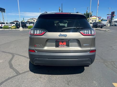 Used 2020 Jeep Cherokee Latitude AWD/4WD image 6