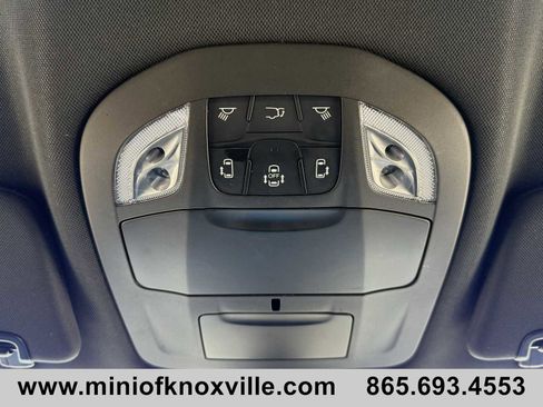Used 2022 Chrysler Pacifica Touring image 23