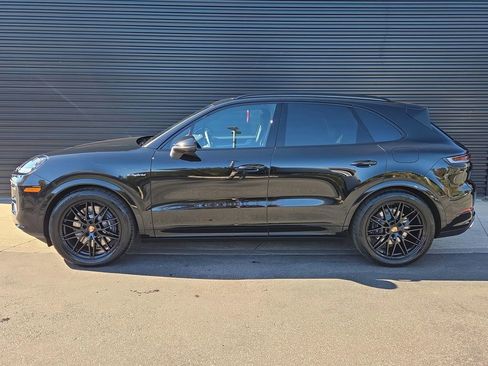 New 2026 Porsche Cayenne E-Hybrid image 2