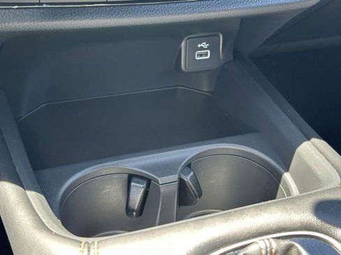 Certified 2025 Honda HR-V Sport image 26
