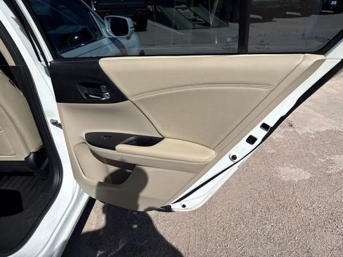 Used 2014 Honda Accord EX-L image 21