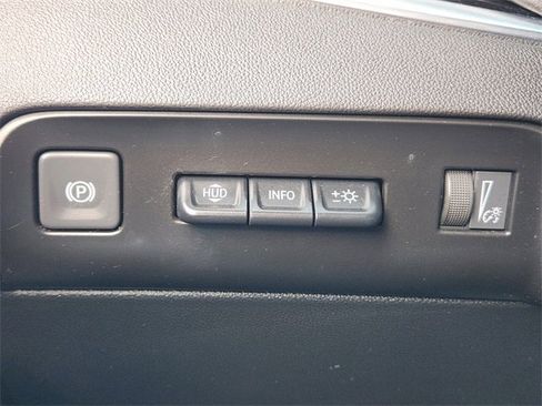 Used 2023 Buick Enclave Avenir w/ Avenir Technology Package image 22