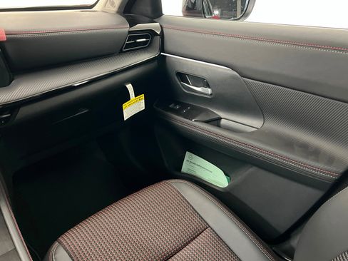 New 2026 Nissan Kicks SR w/ Cold Weather Package image 10