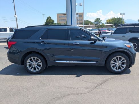 Used 2023 Ford Explorer XLT w/ Equipment Group 202A AWD/4WD image 2