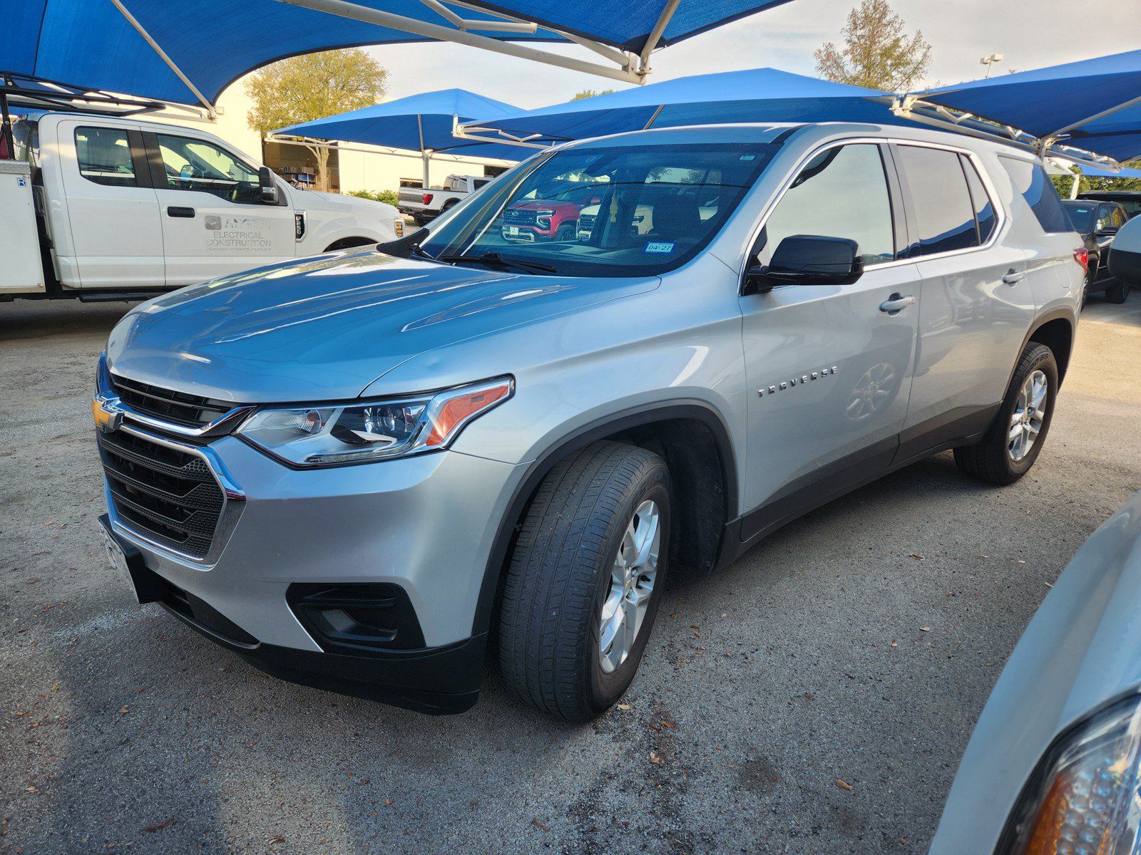 Used 2020 Chevrolet Traverse LS FWD image 2