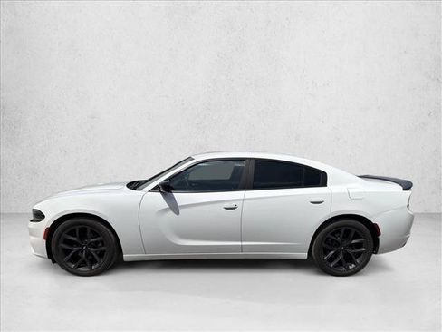 Used 2019 Dodge Charger SXT w/ Plus Group RWD image 2