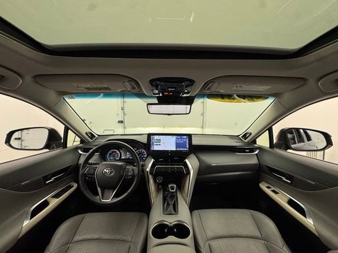 Used 2021 Toyota Venza Limited w/ Advanced Technology Package AWD/4WD image 3
